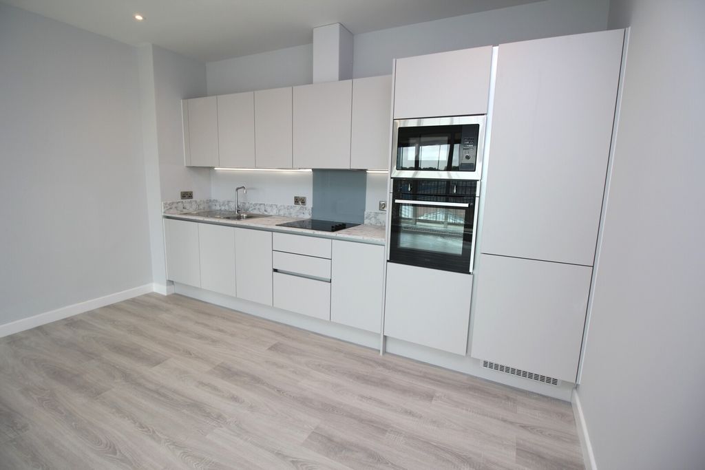 Property photo 2 of 7 Kitchen