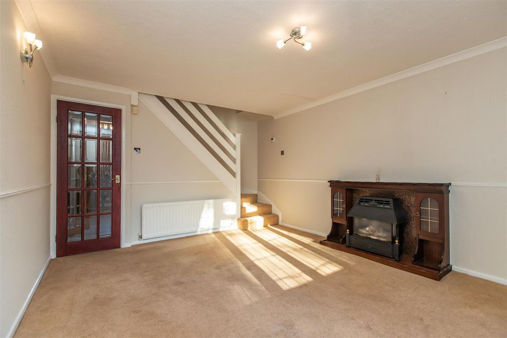 Property photo 3 of 15 Approach