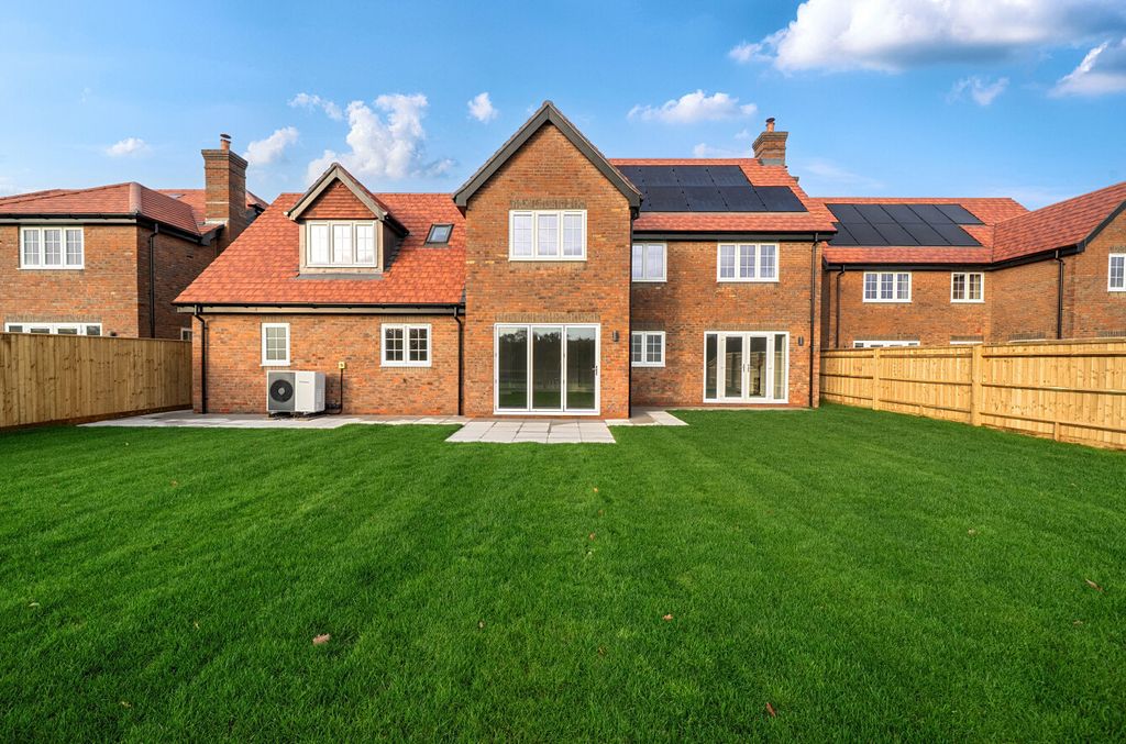 Property photo 1 of 13 1380660-1-6914B83...