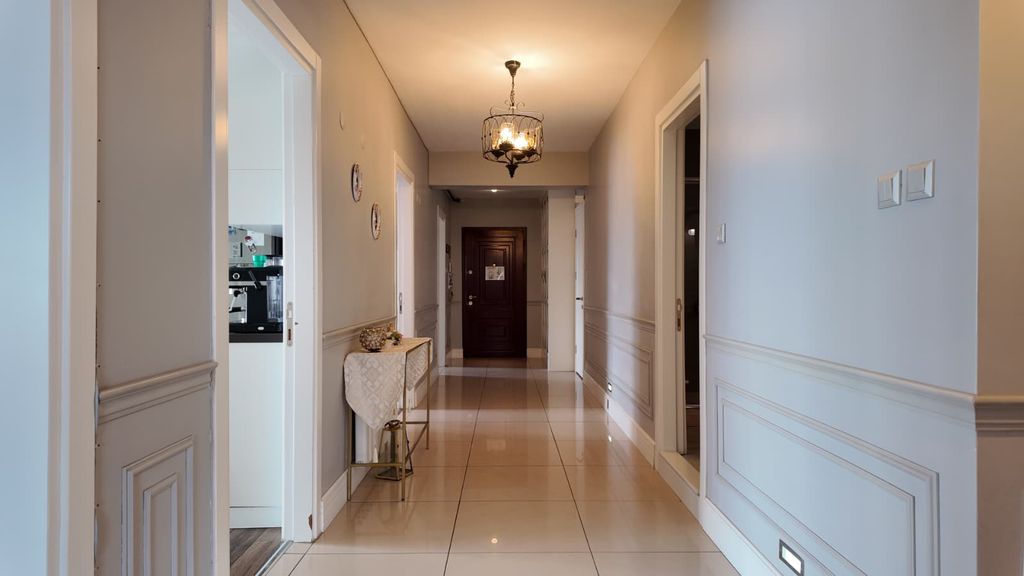 Property photo 3 of 37