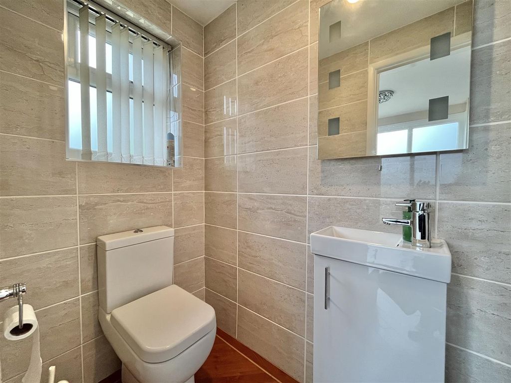 Additional image 11 of 5 bed detached house for saleNorth Road, Glossop SK13