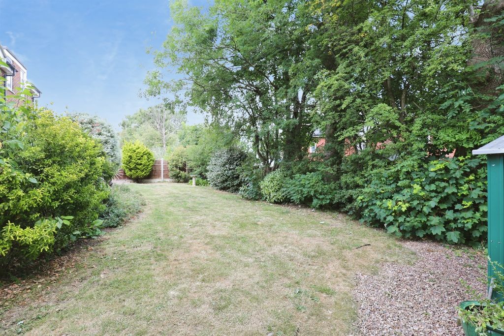 Property photo 2 of 20