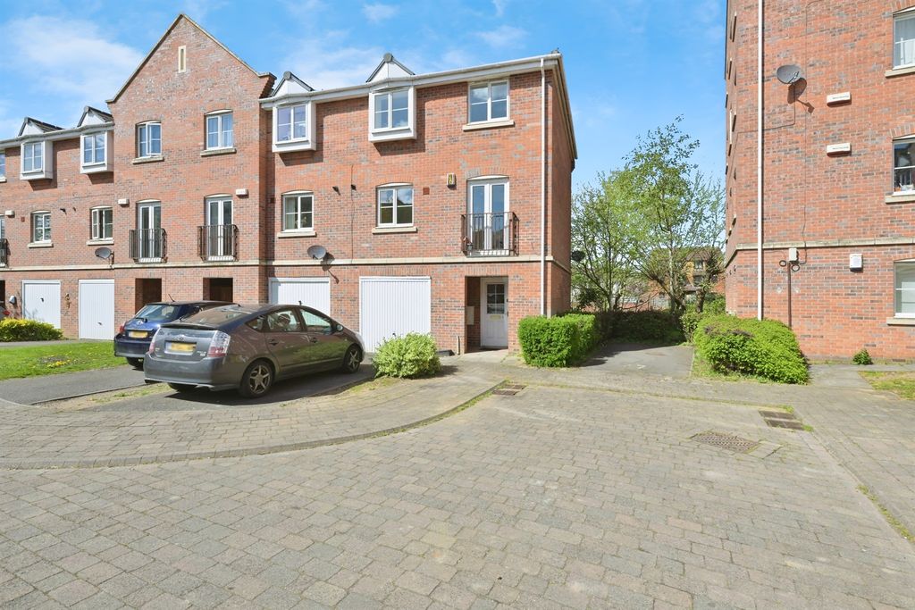 Property photo 1 of 17