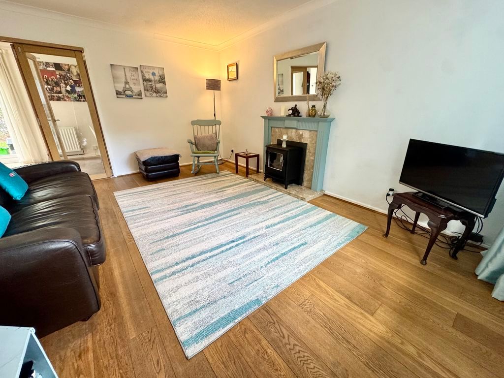 Property photo 2 of 16 Lounge