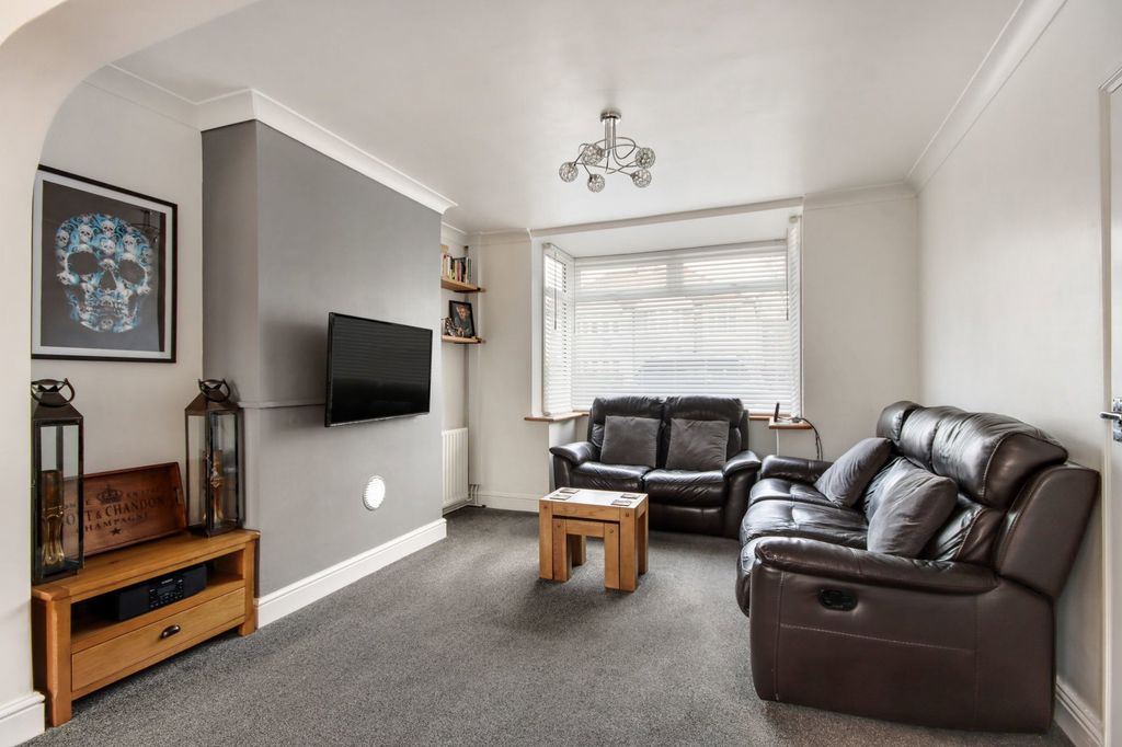 Property photo 2 of 22