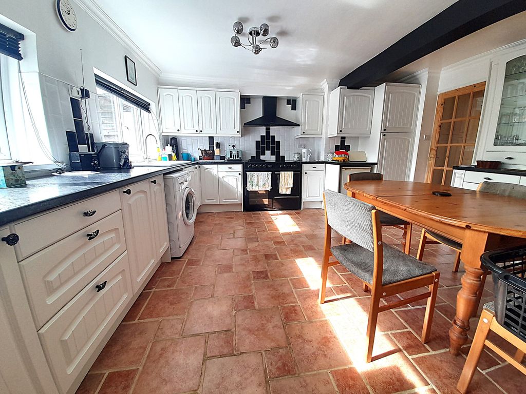 Property photo 3 of 13 Kitchen Diner