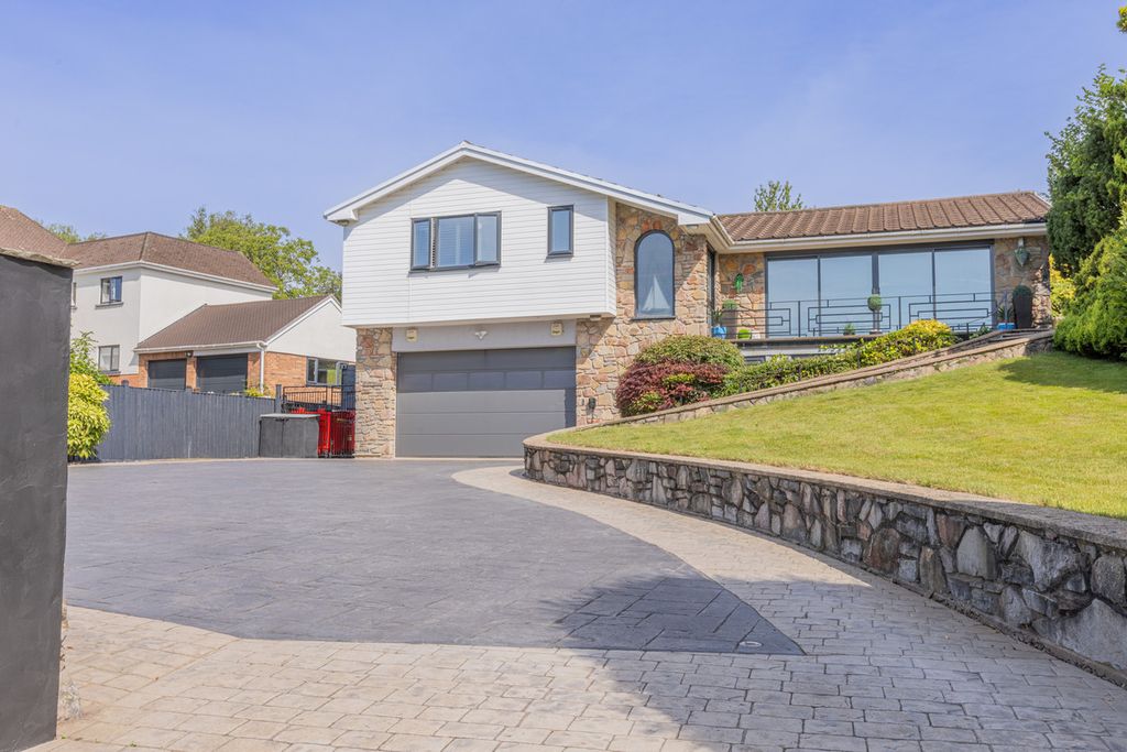 Property photo 1 of 37