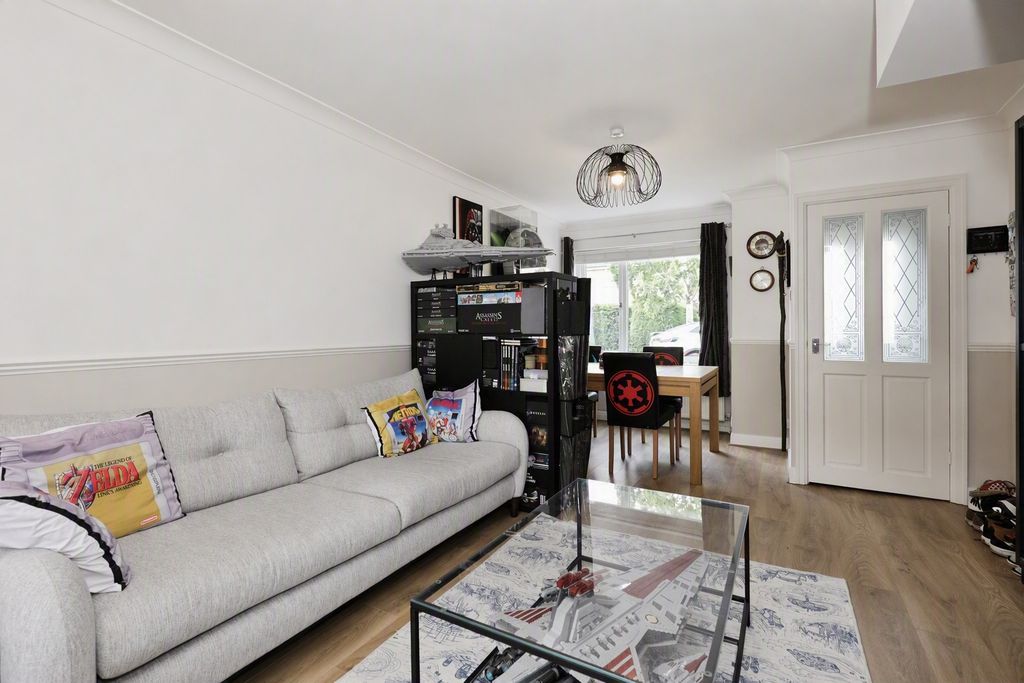 Property photo 3 of 12