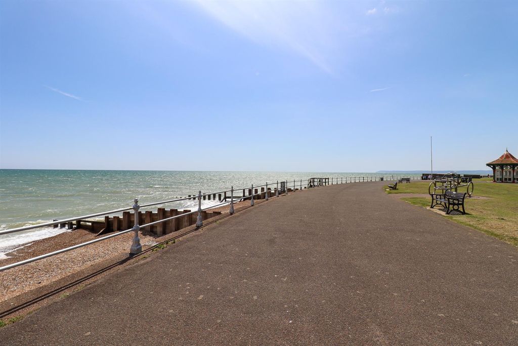 Property photo 2 of 13 Seafront.Jpg