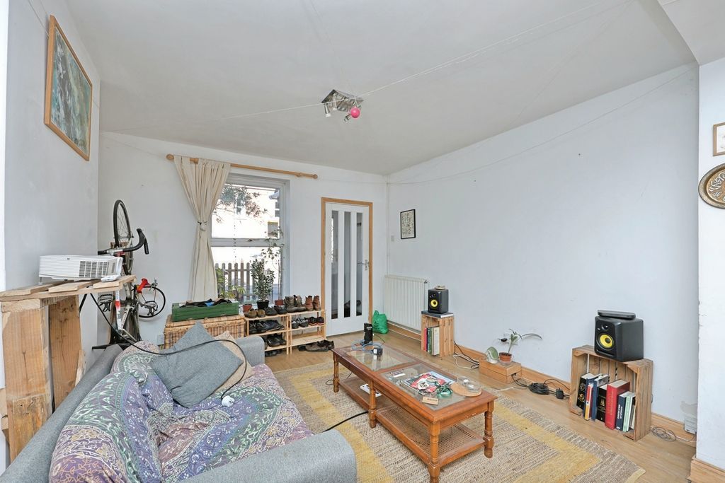 Property photo 2 of 10 Pbox-Img.Jpg