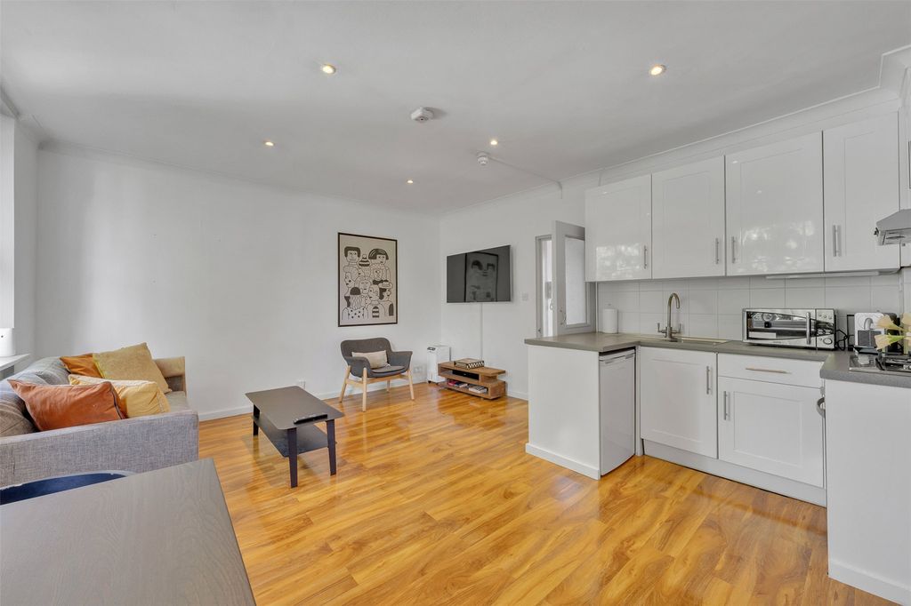 Property photo 2 of 10 Picture No. 04