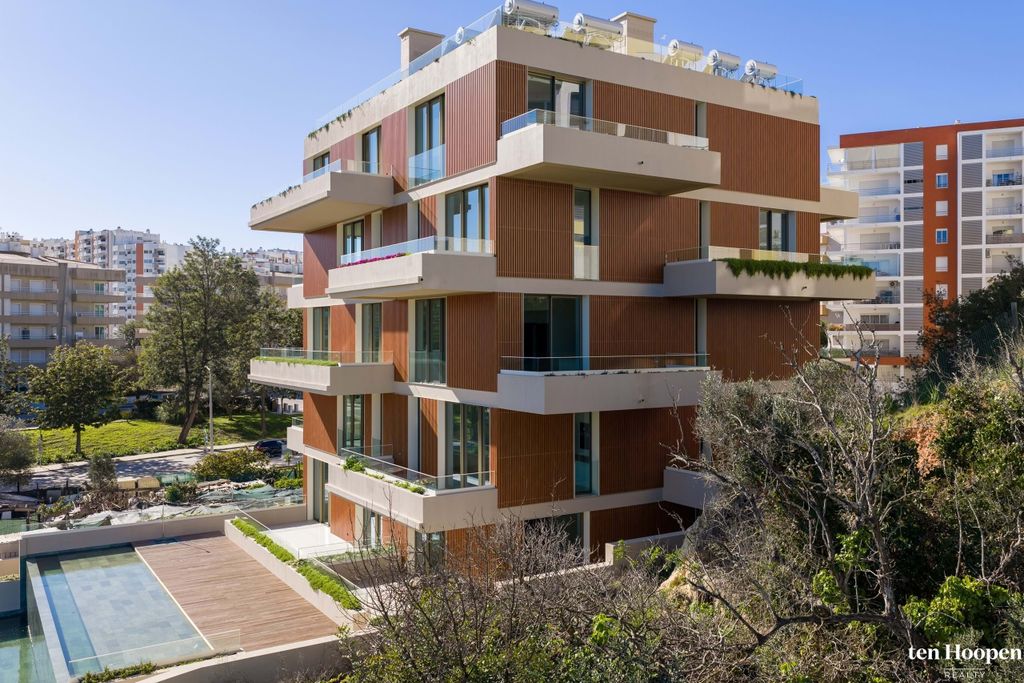 Property photo 2 of 30