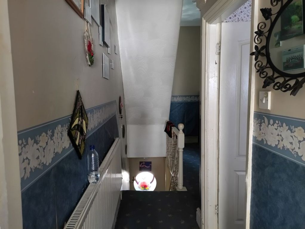 Property photo 2 of 27
