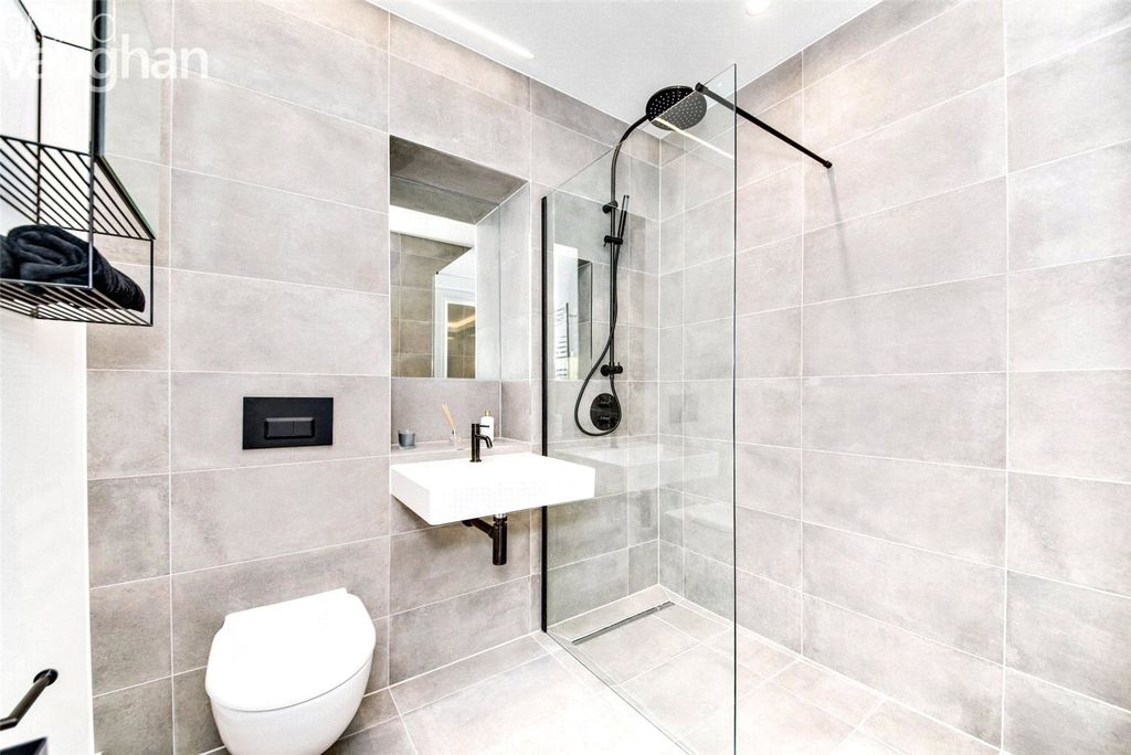 Property photo 3 of 10 Stock Image