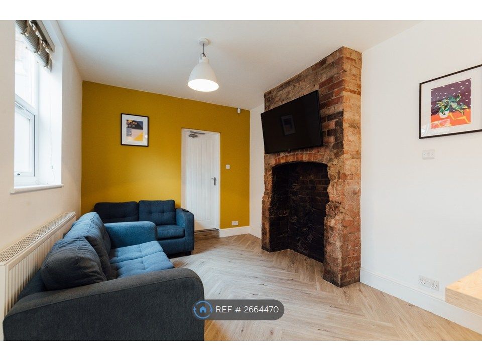 Property photo 3 of 17