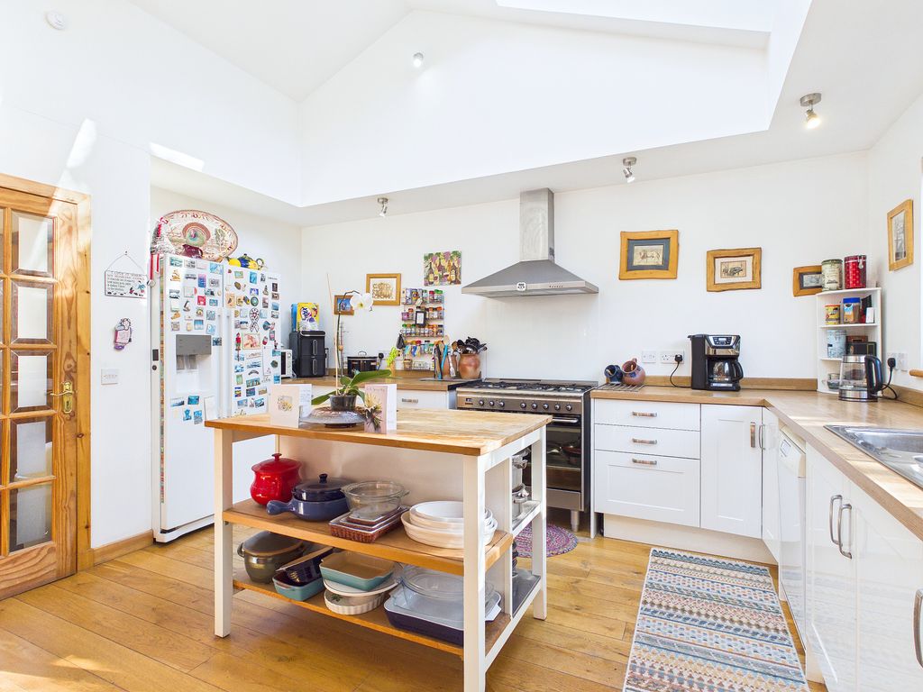 Property photo 3 of 43