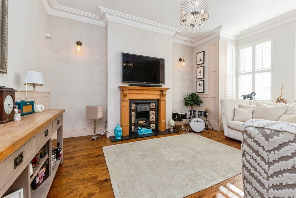 Property photo 2 of 19