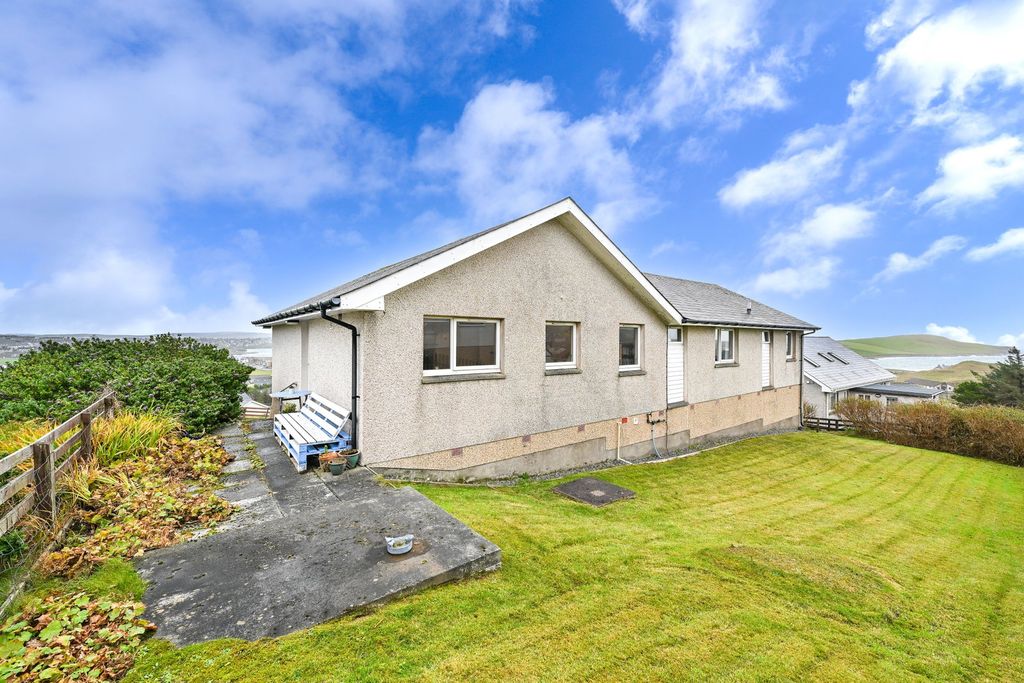 Property photo 2 of 60