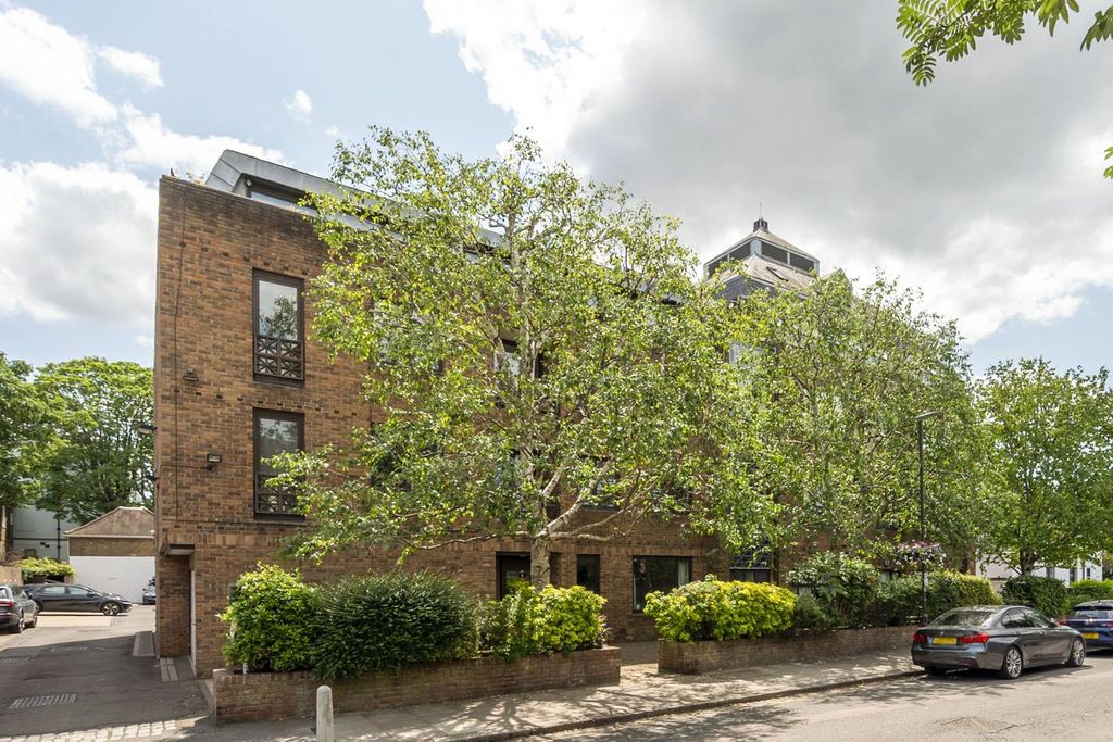 Property photo 1 of 3