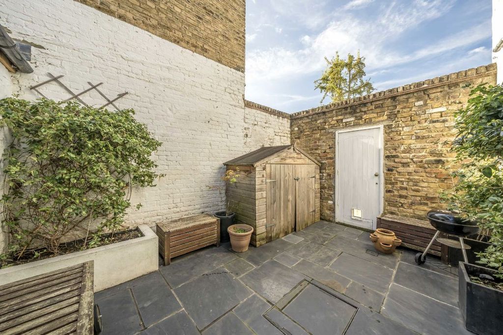 Property photo 2 of 11