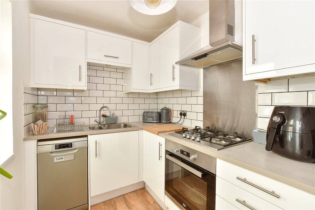 Property photo 1 of 9 Kitchen