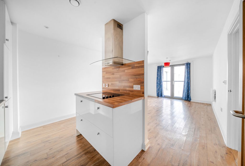 Property photo 3 of 9 1360472-5-68Dbdd2...