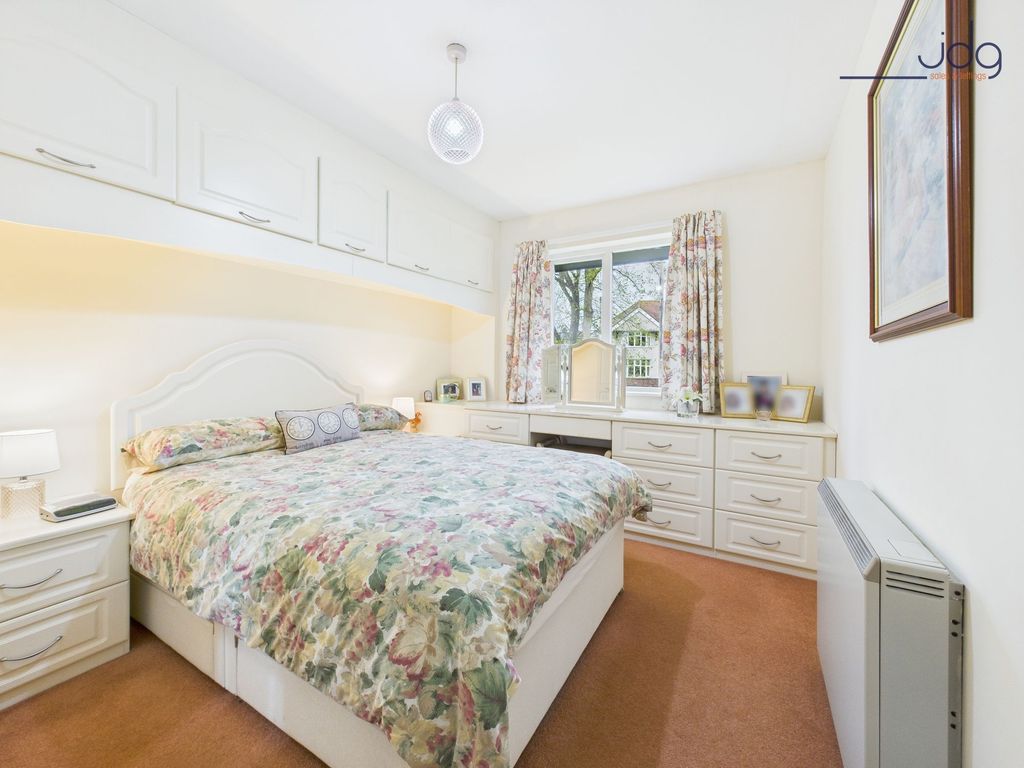 Property photo 3 of 10 Double Bedroom
