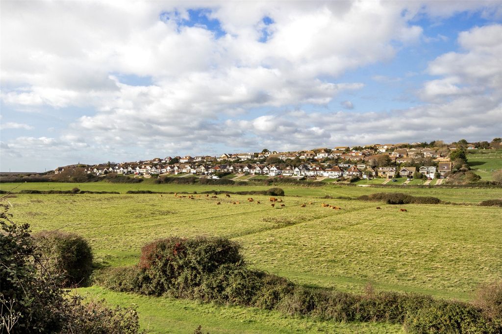 Property photo 3 of 6 Picture No. 12