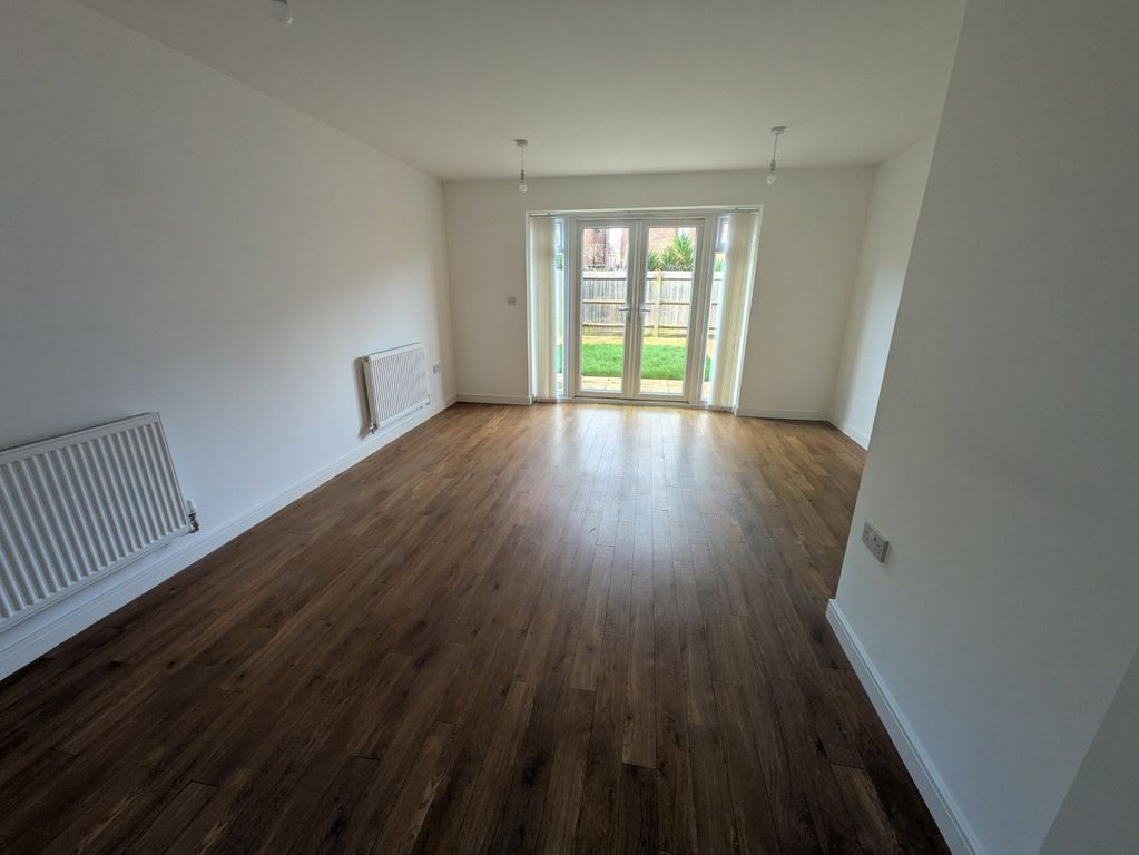 Property photo 3 of 8 Picture No. 10