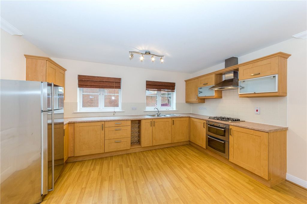 Property photo 2 of 11 Picture No. 21