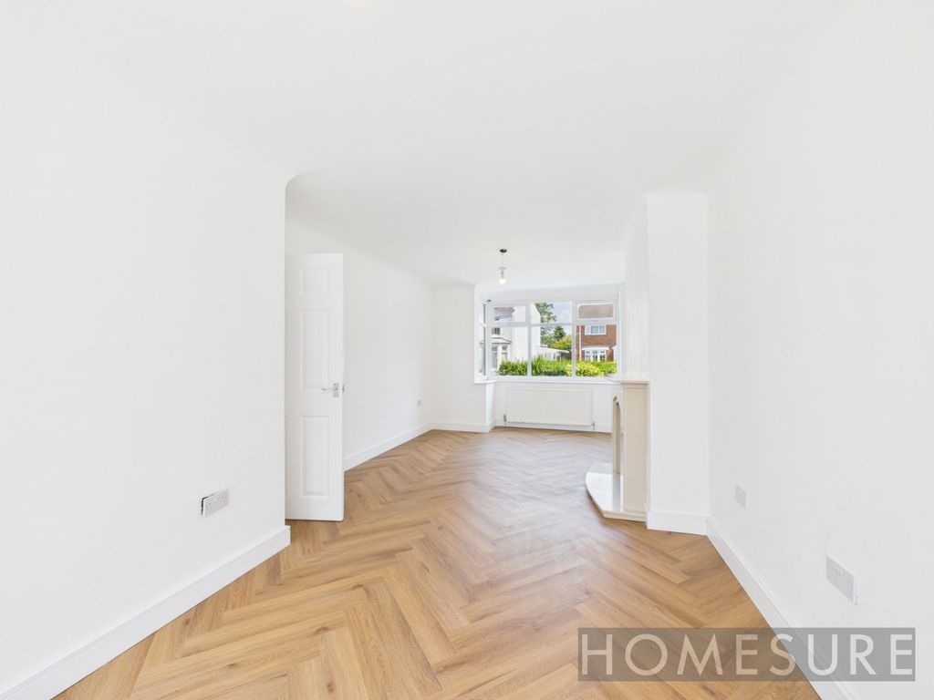 Property photo 3 of 12 Picture No. 10