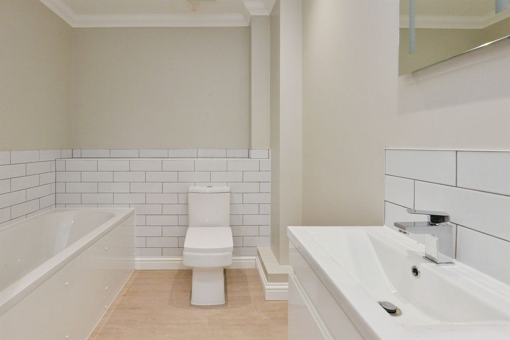 Additional image 11 of 4 bed flat for saleNorth Row, Milton Keynes MK9