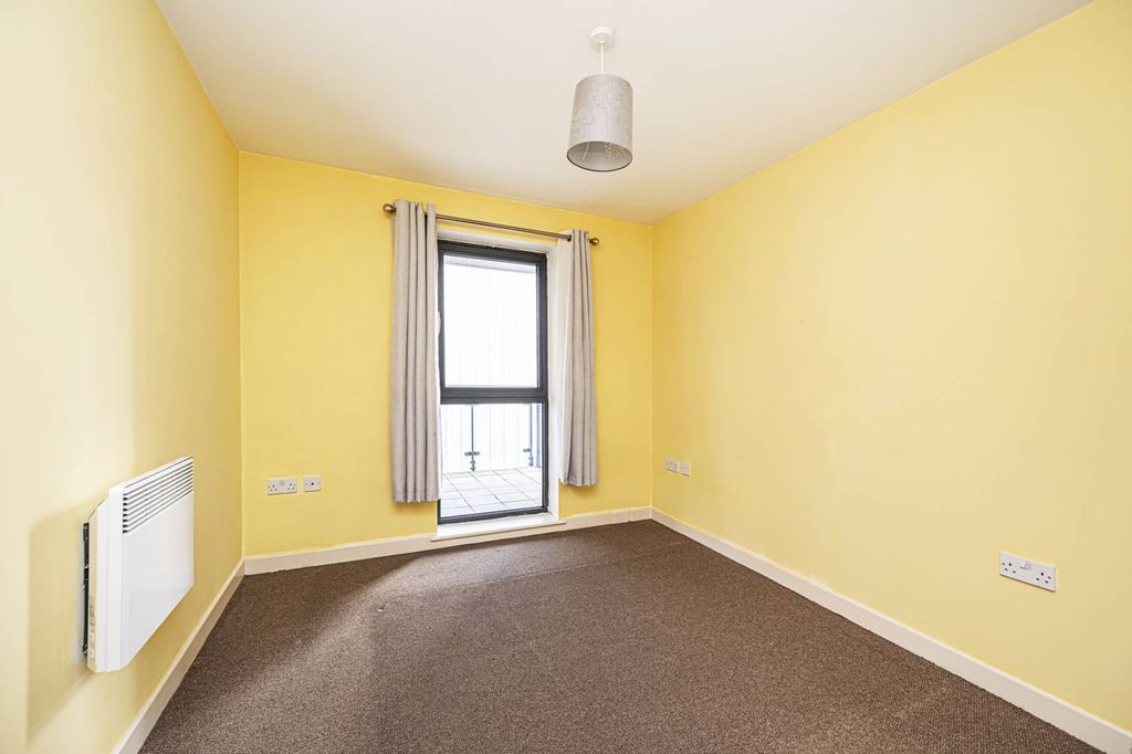 Property photo 3 of 6