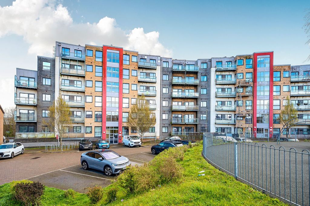 Property photo 1 of 11