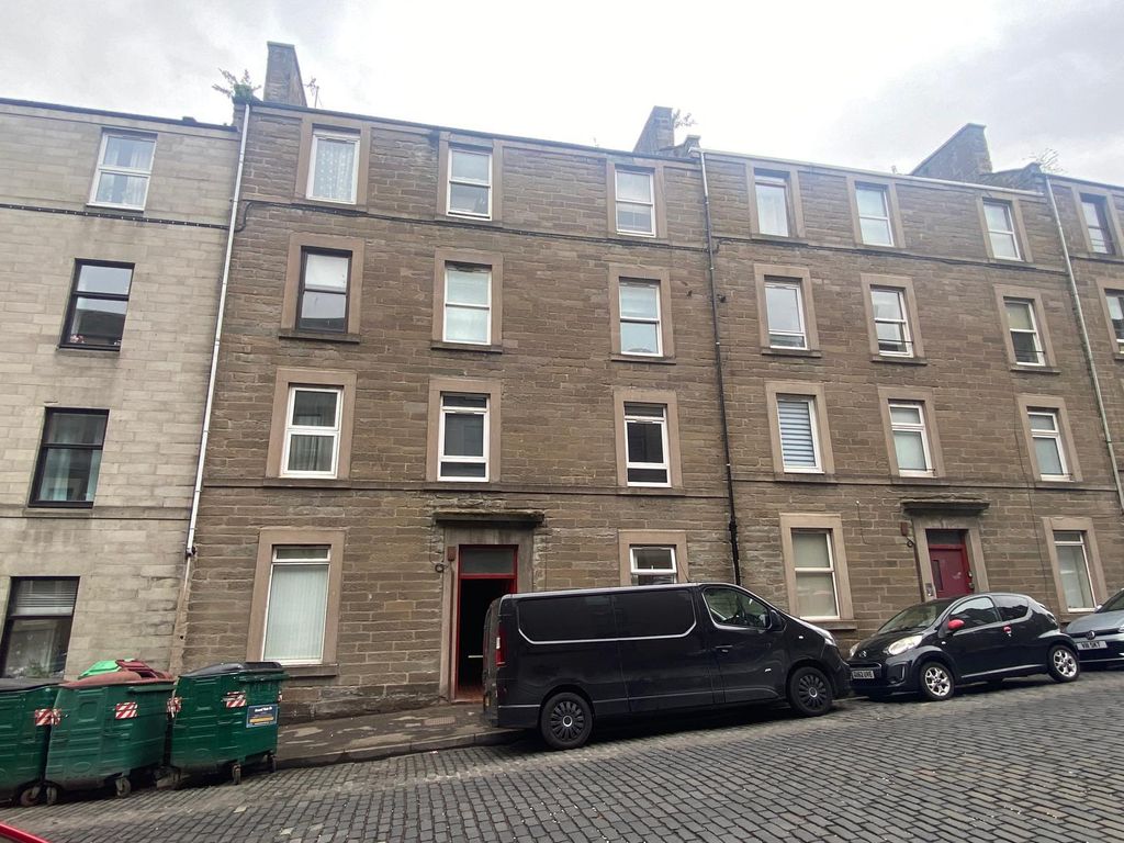 Property photo 2 of 8