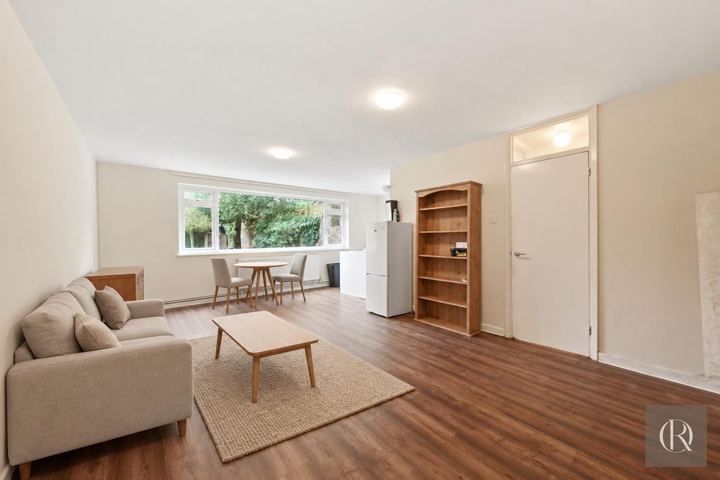 Property photo 1 of 16 Flat_2_Orchard_Court_Staged_03.Jpg