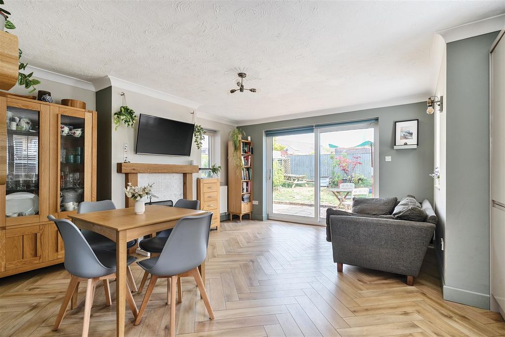 Property photo 2 of 22 27-681E16Cce2B7d-1281143-Arw-27.Jpg
