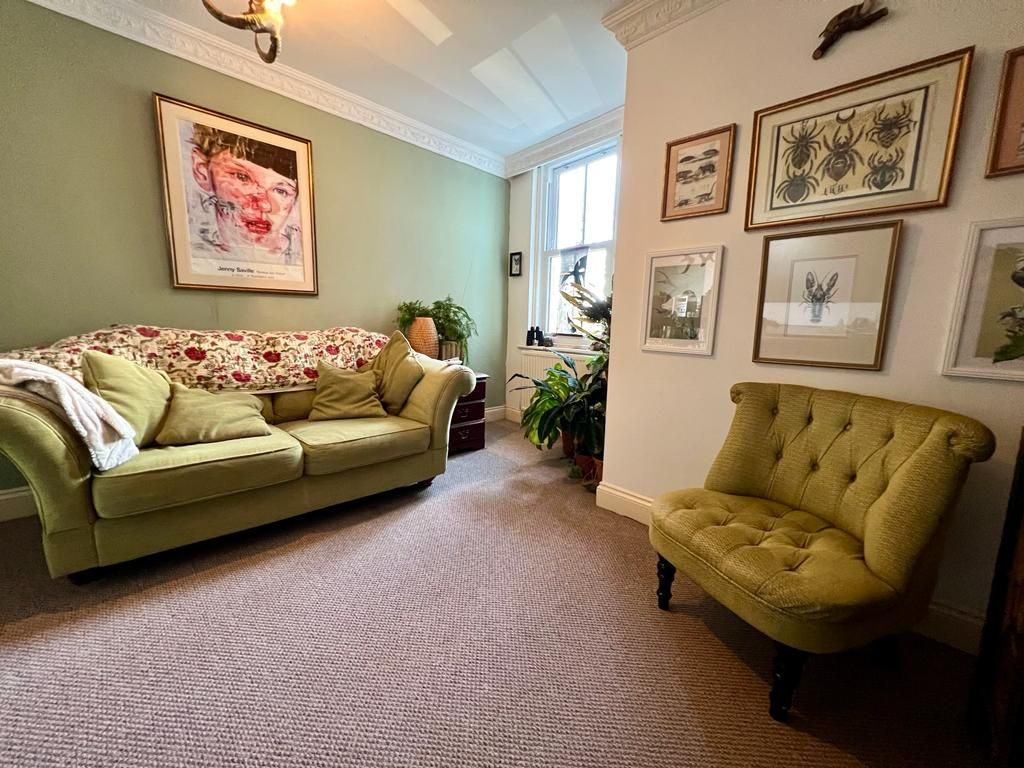 Property photo 2 of 10 Lounge