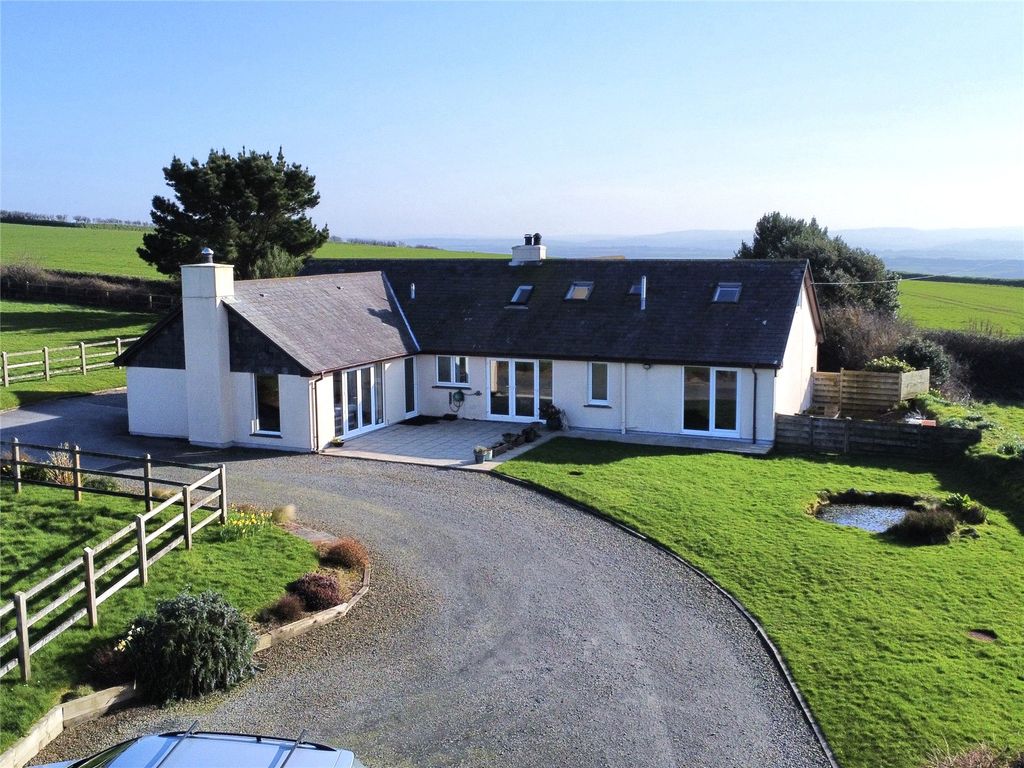 Property photo 2 of 36 Picture No. 32