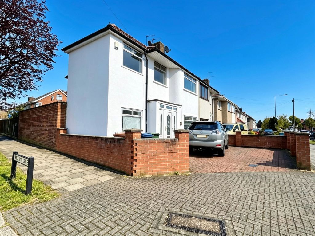 Property photo 1 of 11 1 Weston Drive, Stanmore, Ha7 2Ex (1)