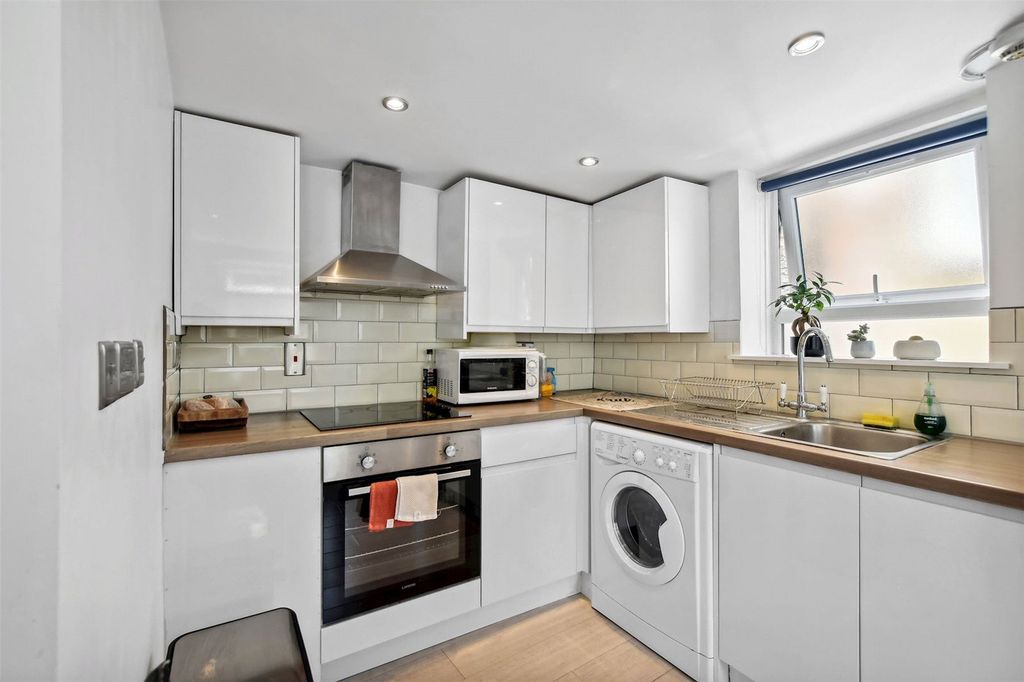 Property photo 1 of 12 Picture No. 05