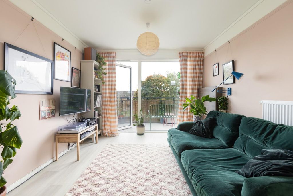 Property photo 1 of 18 17 Snapdragon, Hazel Road, Bs4-4.Jpg