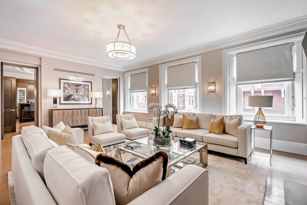 Property photo 1 of 35