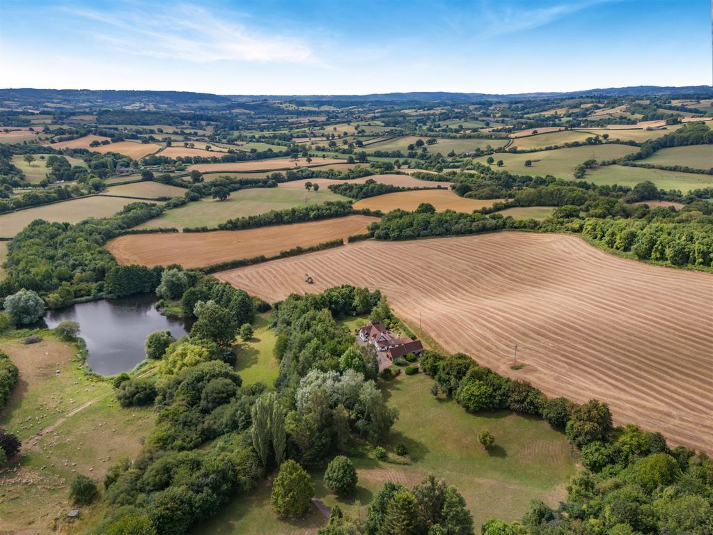 Property photo 2 of 30