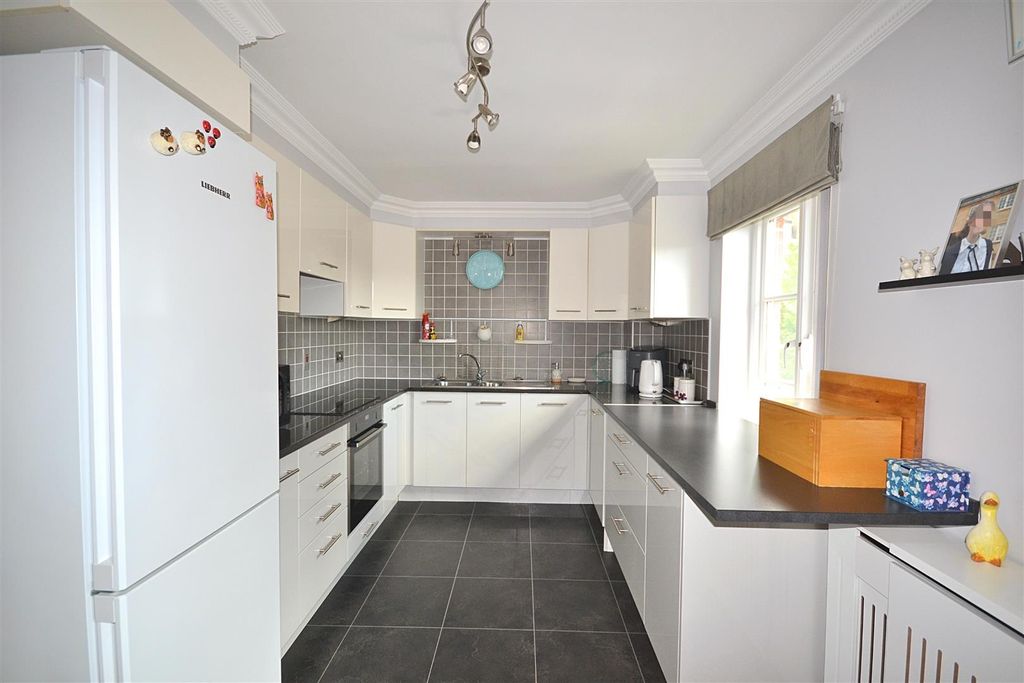 Property photo 3 of 30 52.Png