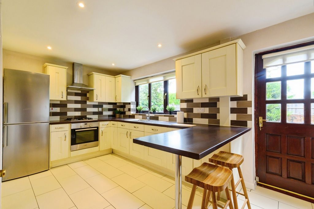 Property photo 2 of 23 Kitchen