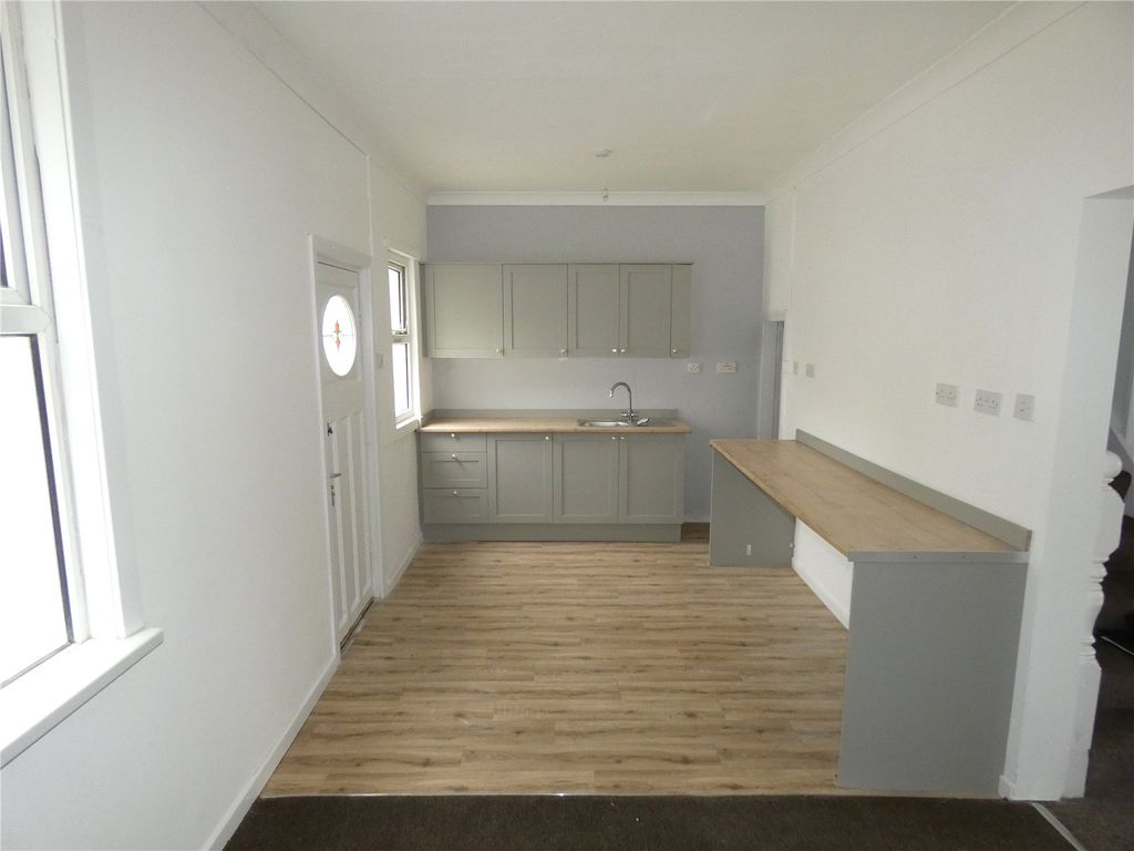 Property photo 3 of 12 Picture No. 27