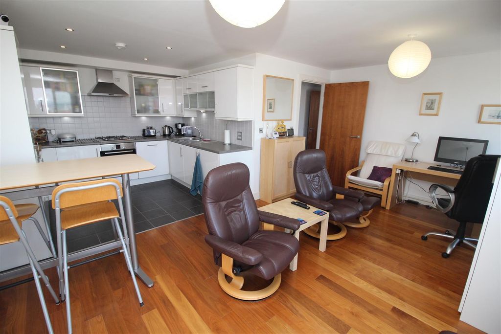 Property photo 2 of 12 Img_5385.Jpg