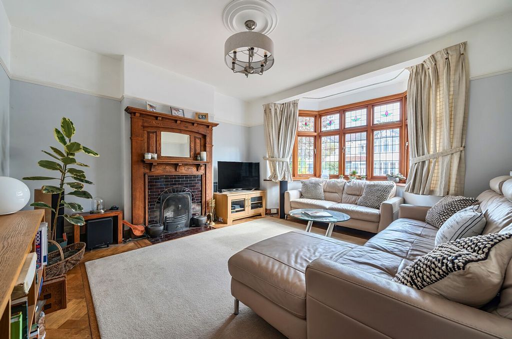 Property photo 3 of 19 Living Room