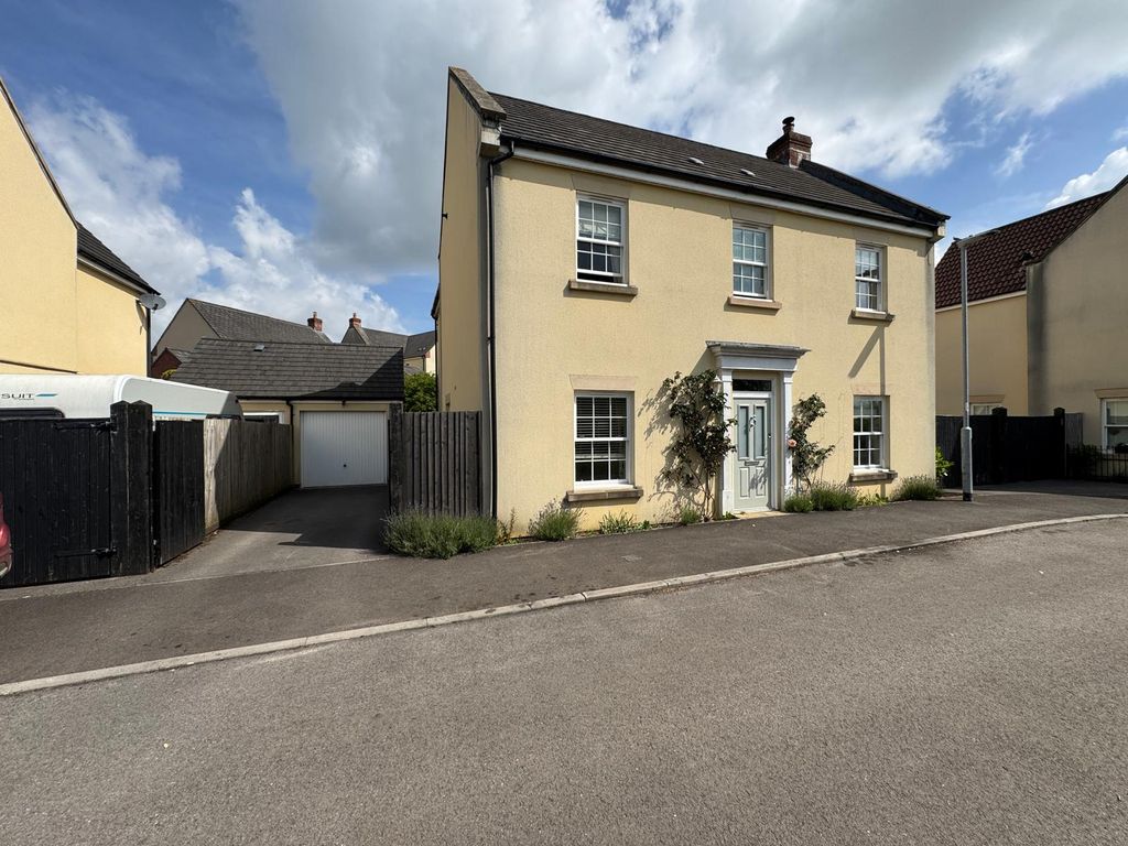 Property photo 2 of 18